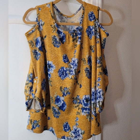 Tops - XL Yellow/blue floral cold shoulder top